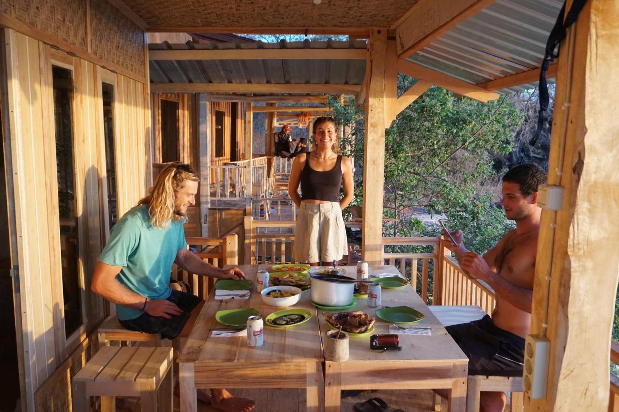 Boneputeh Homestay Taliwang ห้อง รูปภาพ